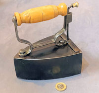 Box Iron with Slug L288