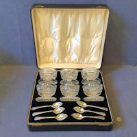 Cased Set of 6 Cut Glass Grapefruit Bowls with Spoons G10