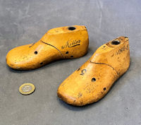 Pair of Boxwood Shoe Lasts SL5