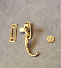 Run of Reversible Brass Casement Window Catches, 11 matching available W462