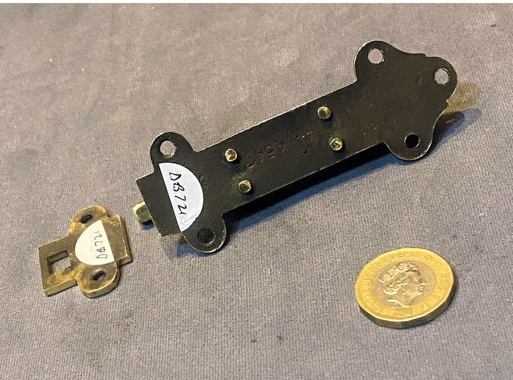 3.5" Brass Cupboard Door Bolt — view 2