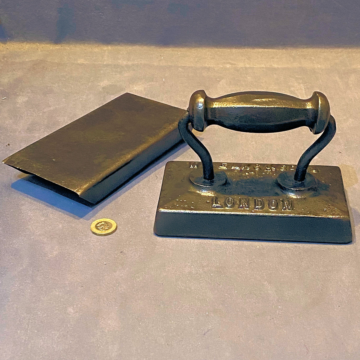 Billiard Table Iron with Sleeve