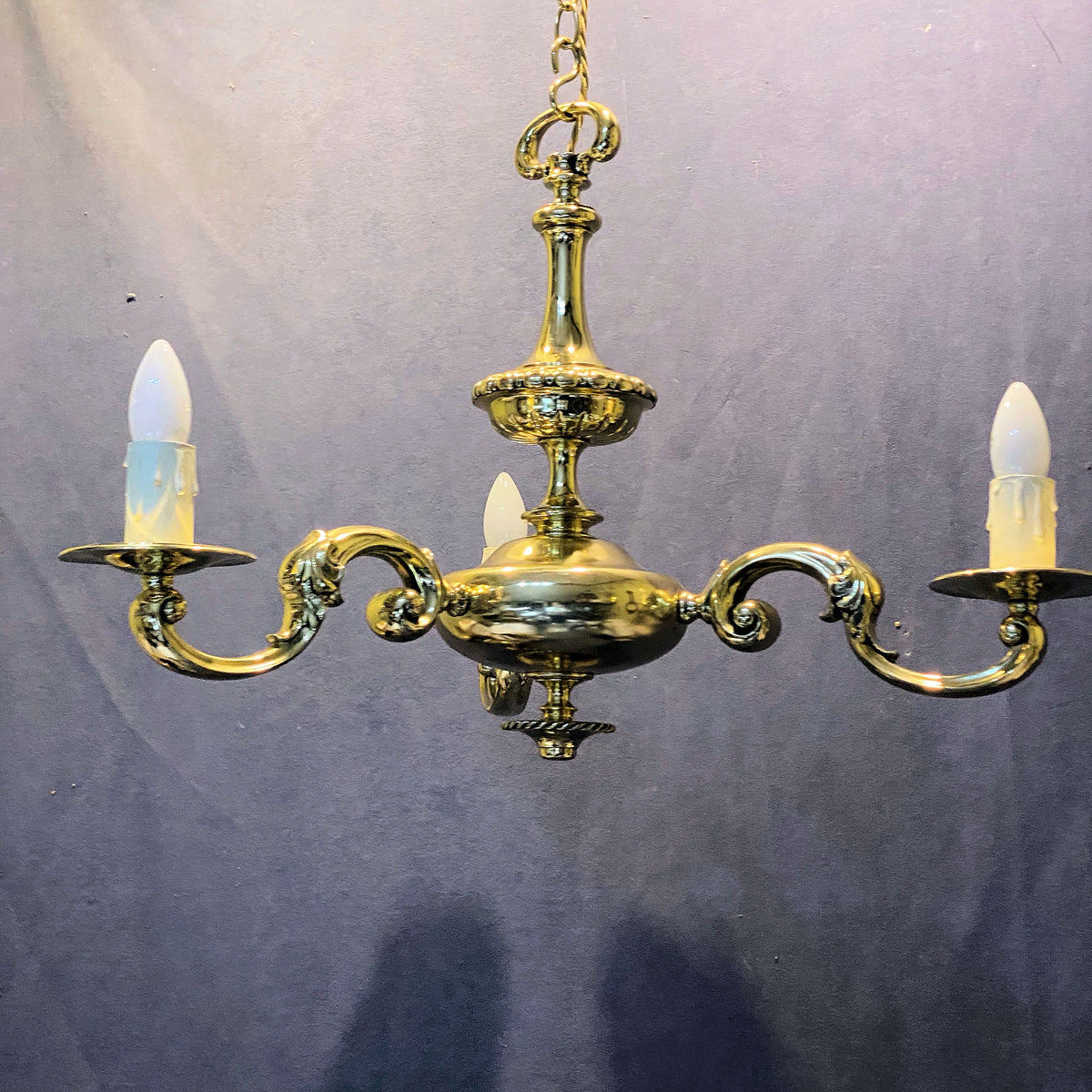 3 Branch Electric Light Fitting