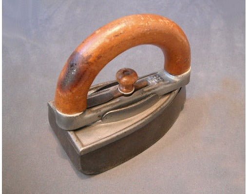 Box Iron — view 2