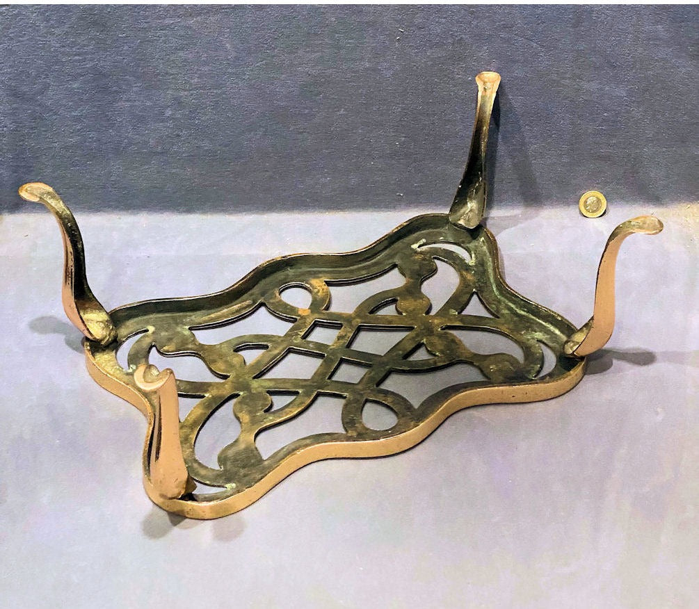 Brass Potstand — view 4