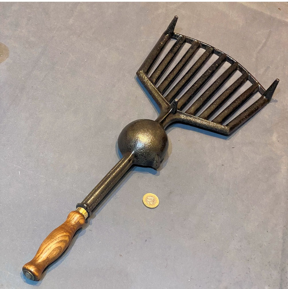 Cast Iron Griddle Iron — view 3