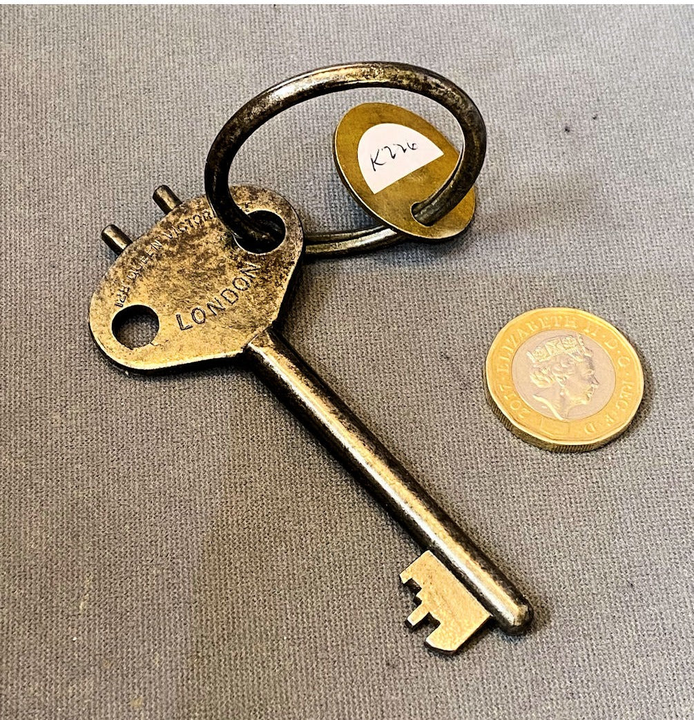 Chubb Pillar Box Key — view 2