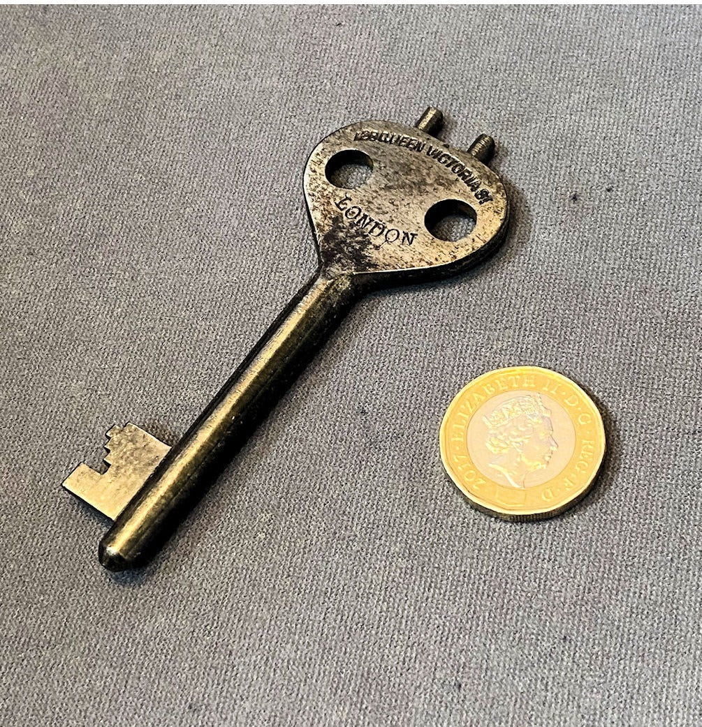 Chubb Pillar Box Key — view 2
