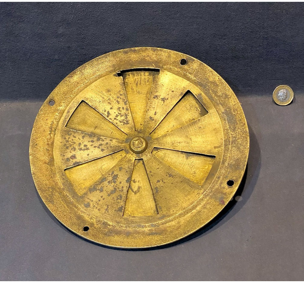 Circular Brass Adjustable Air Vent — view 2