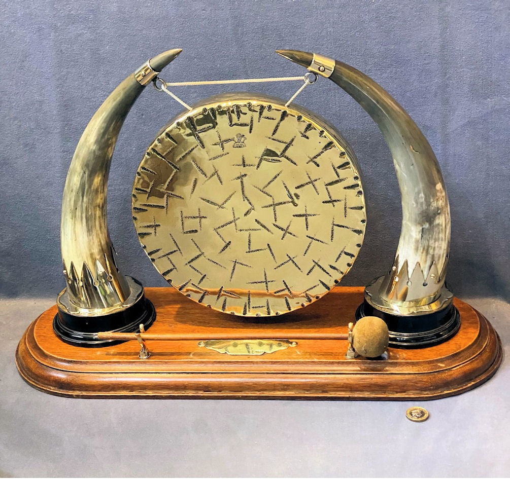 Cow Horns Table Dinner Gong — Horn, late 19th century