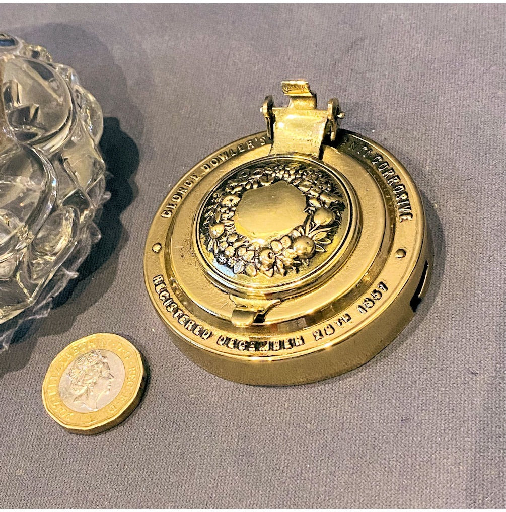 Dowlers Patent Glass Inkwell — view 3