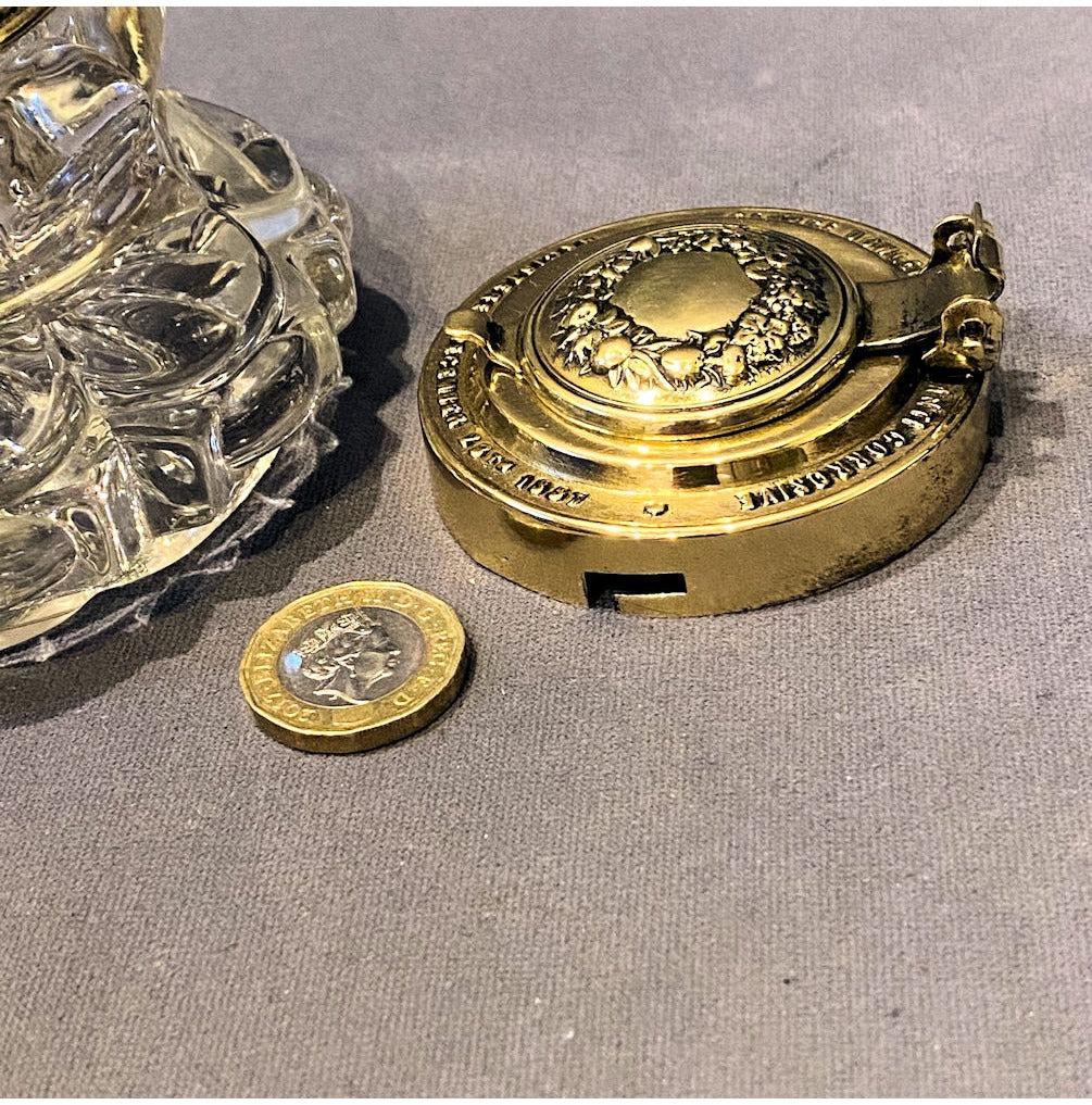 Dowlers Patent Glass Inkwell — view 4
