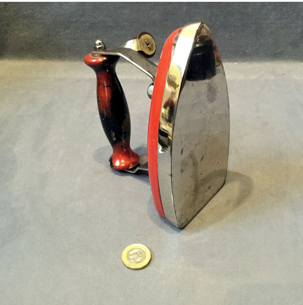 Enamelled Top Electric Smoothing Iron — view 3