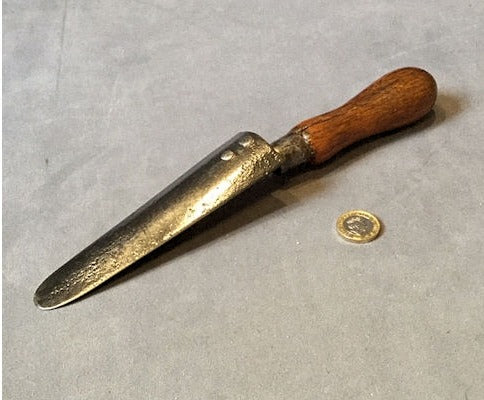 Fern Trowel — view 3