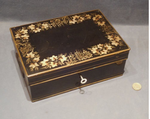 Gentlemans Toilet Set — Ceramic, early 19th century