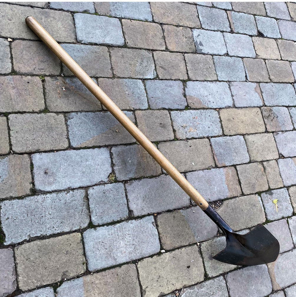 Grave Digging Spade — view 2