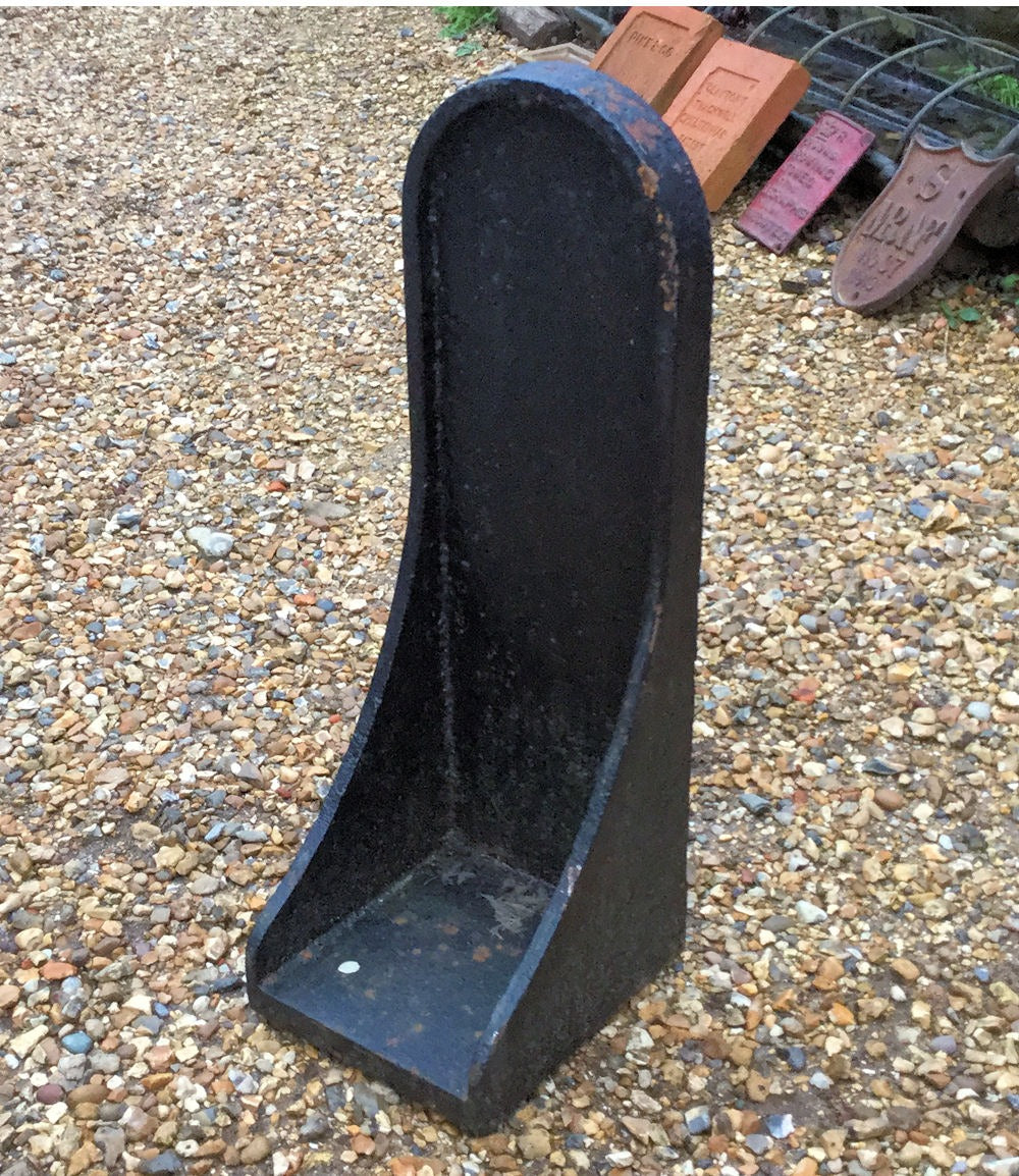 H.G.W.W 1935 Boundary Marker — view 2