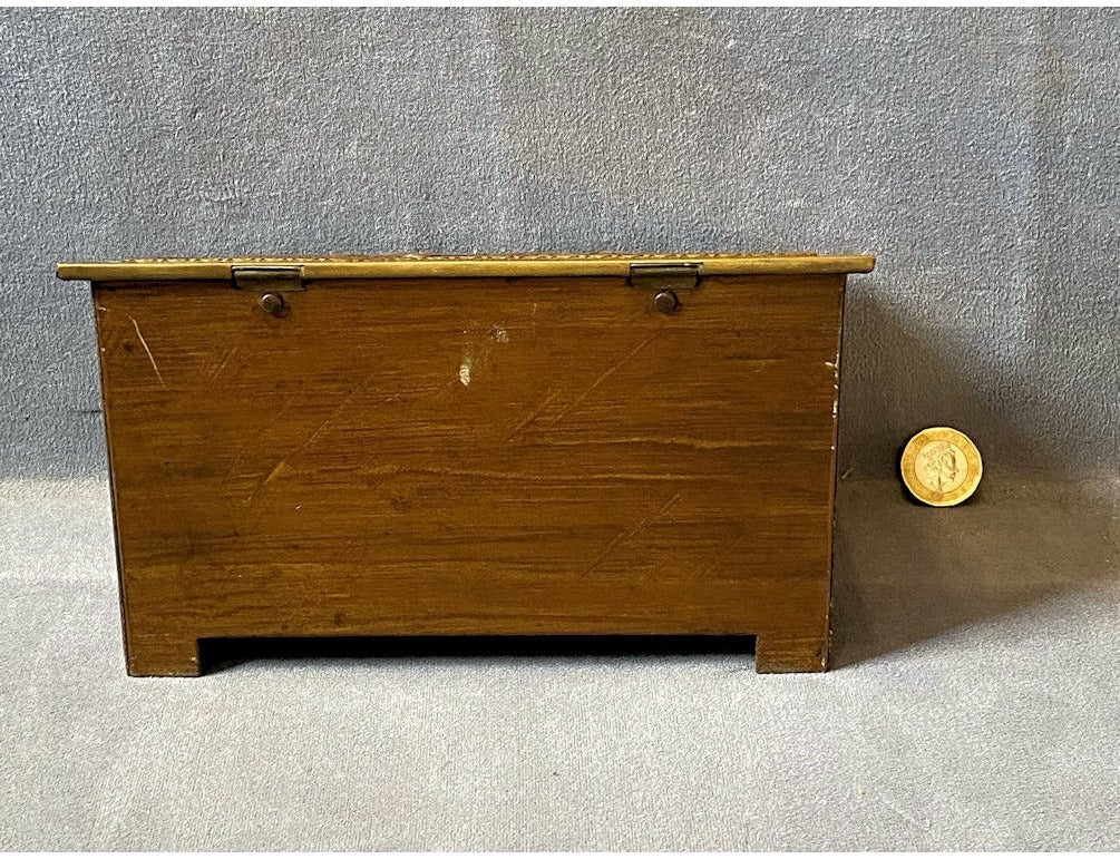 Jacob Biscuit Tin — view 4