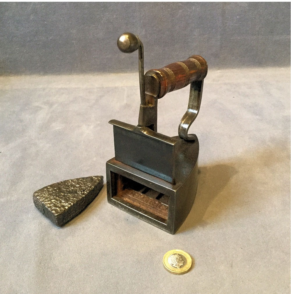 Kenrick Box Iron with Slug — view 3