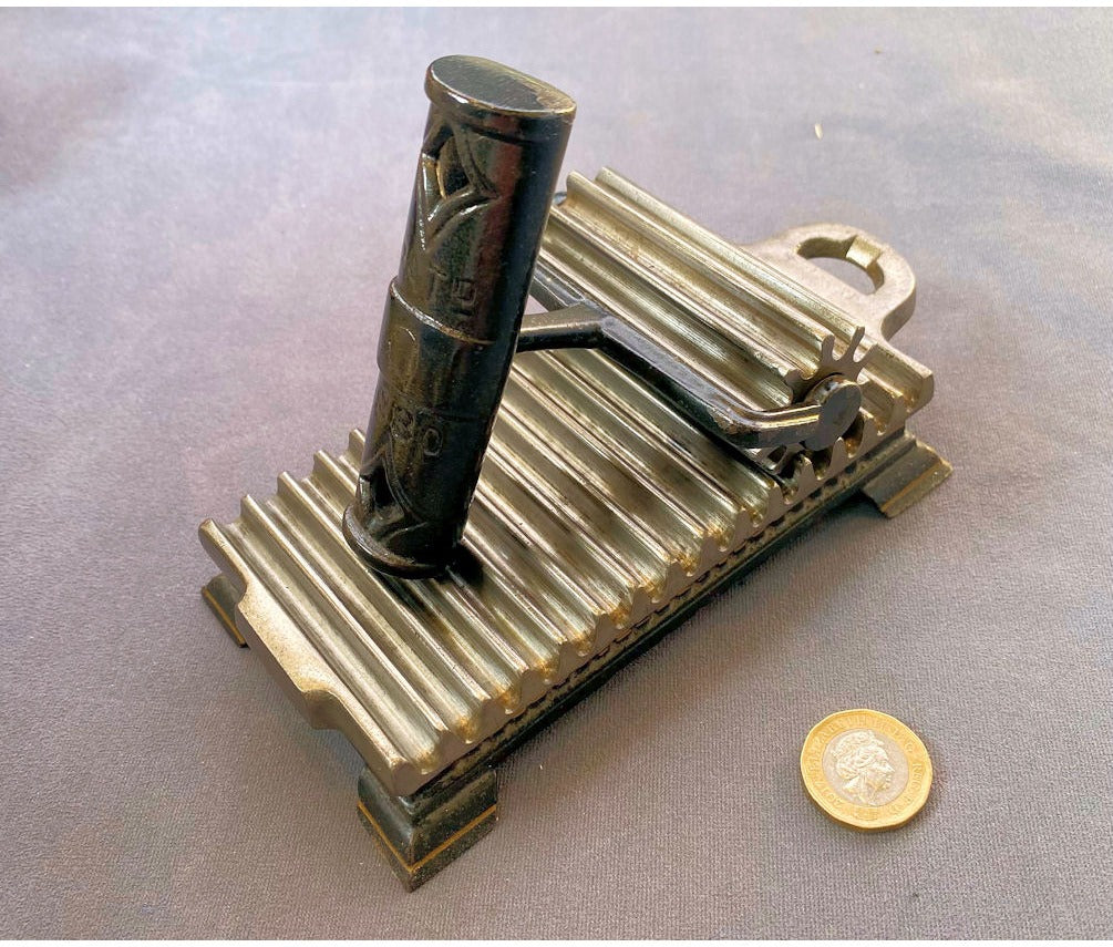 Laundry Crimping Machine — view 2