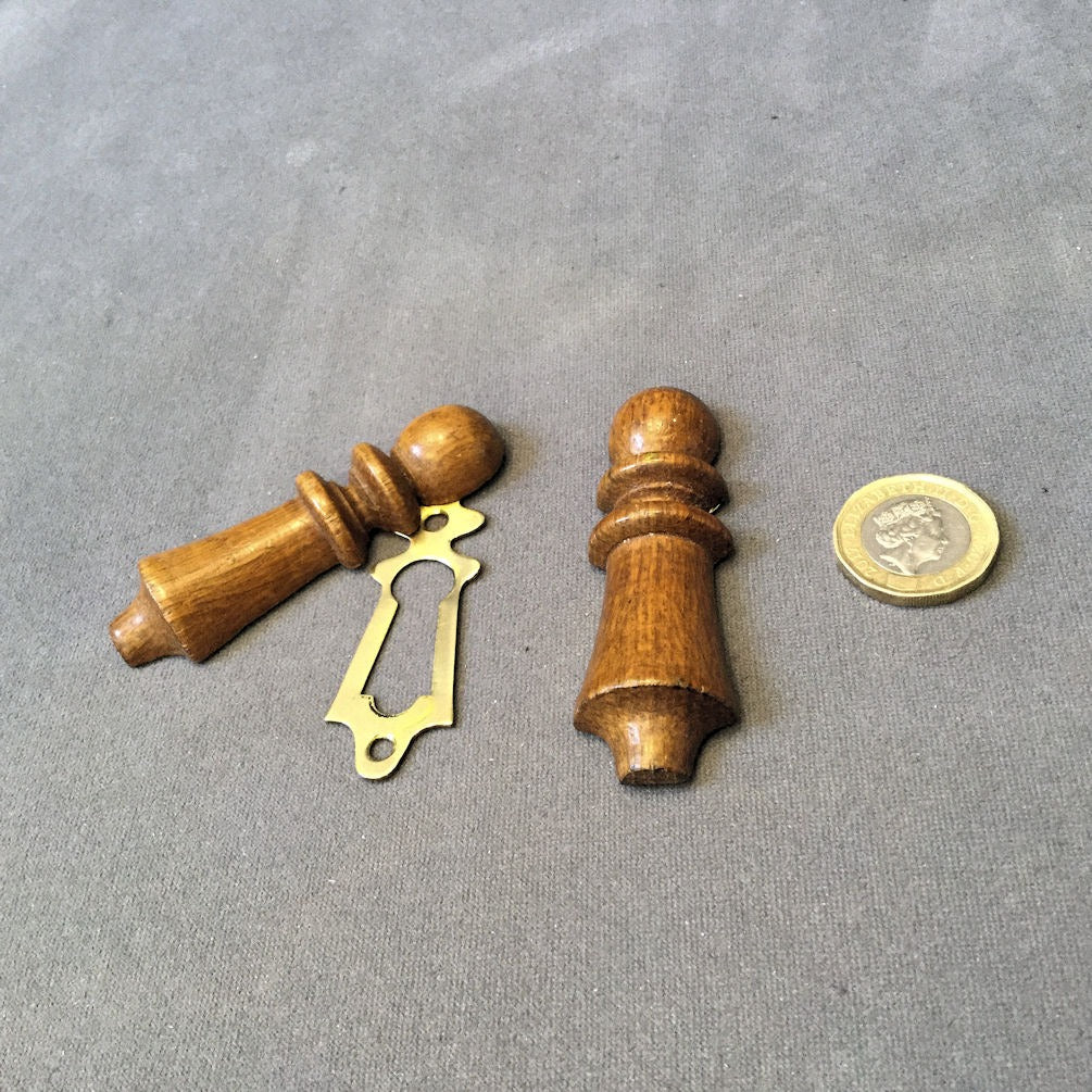 Light Oak Keyhole Covers, 2 available — Oak, late 19th century