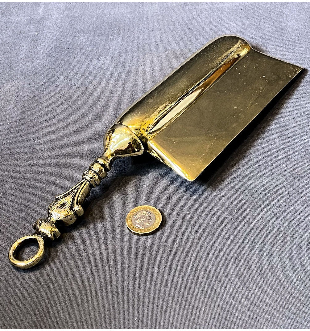 Linoln Imp Brass Crumb Scoop — view 2