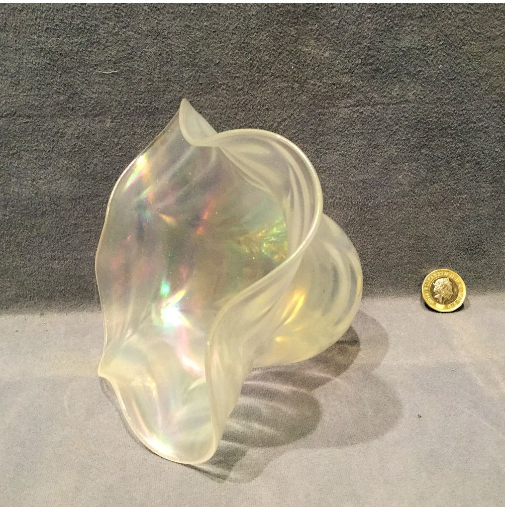 Lustre Glass Lamp Shade — view 3