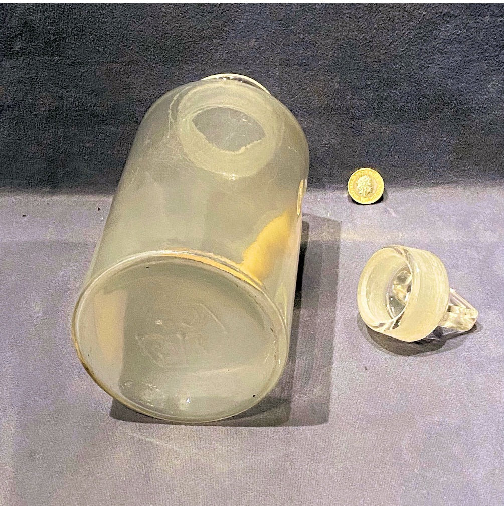 Magnes Carb Pond Glass Chemist Jar — view 3