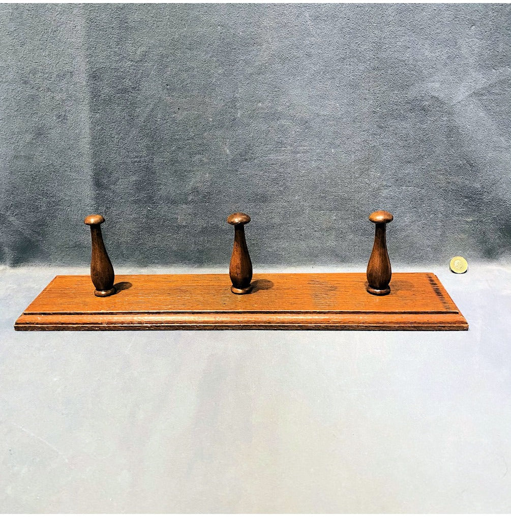 Oak 3 Peg Coathook — view 2