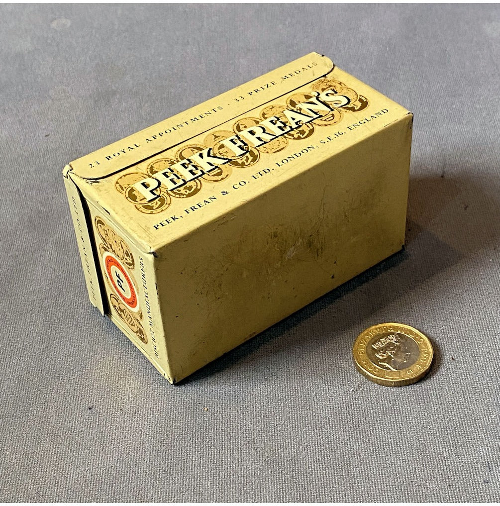Peek Freans Miniature Biscuit Tin — view 3