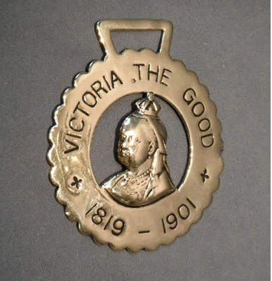 Queen Victoria Commemorative Horse Brass — Brass, 1901