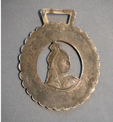 Queen Victoria Commemorative Horse Brass — view 2