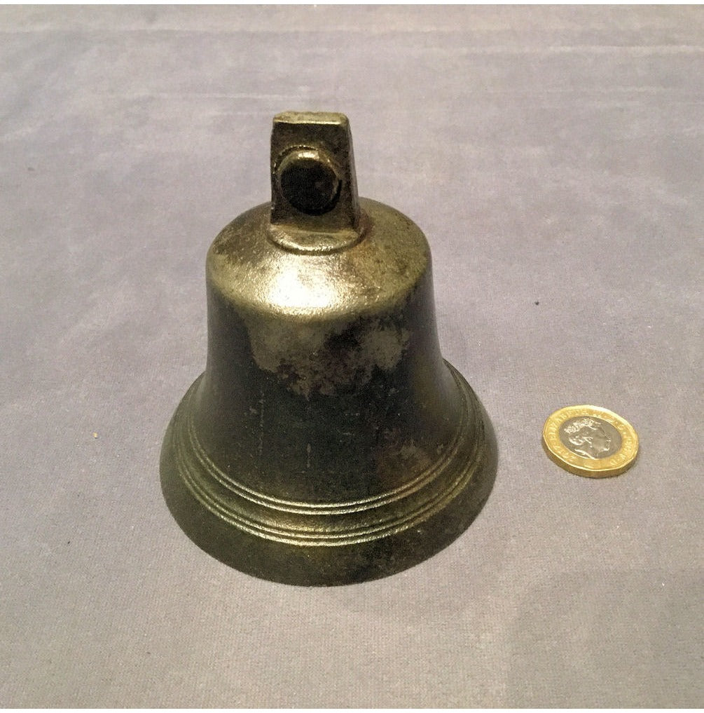 Robert Wells No 5 Bell — view 2