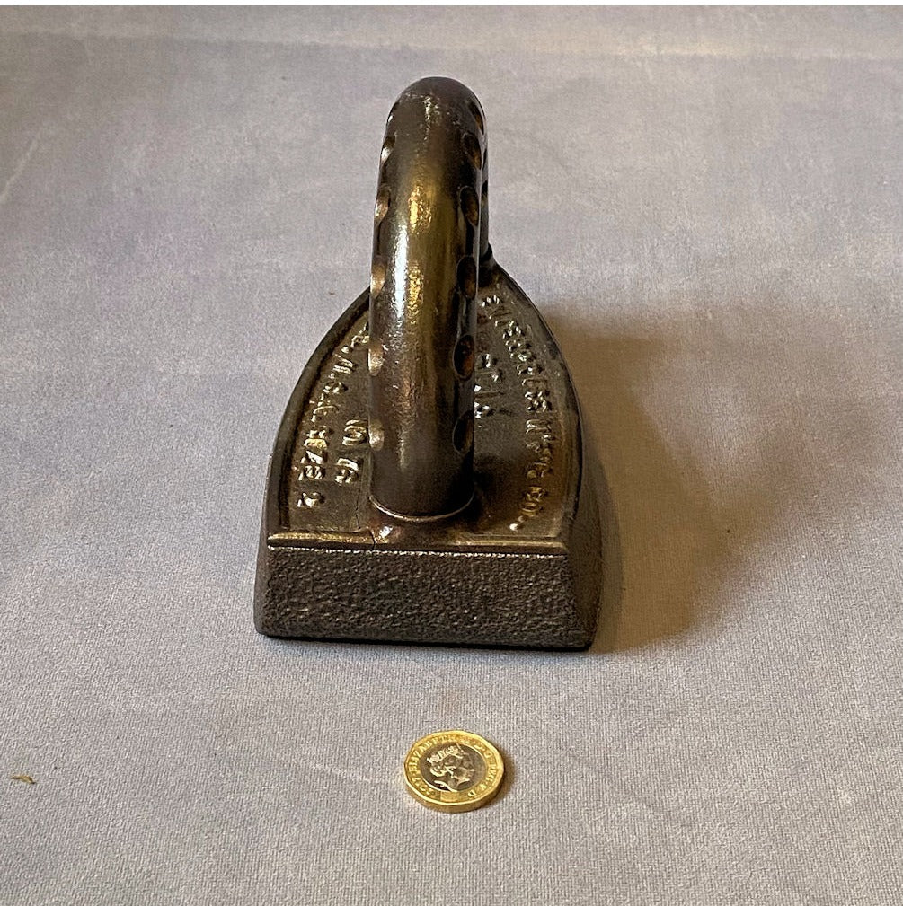 Star Patent Laundry Iron — view 4
