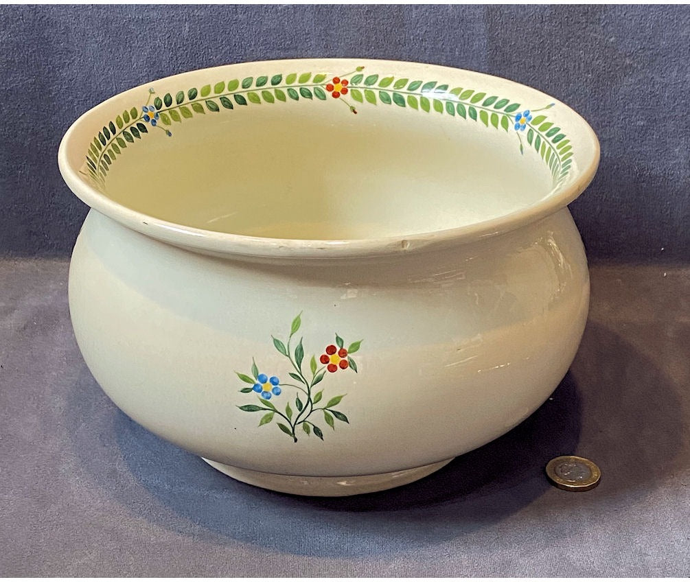 Wedgwood Chamberpot — view 3